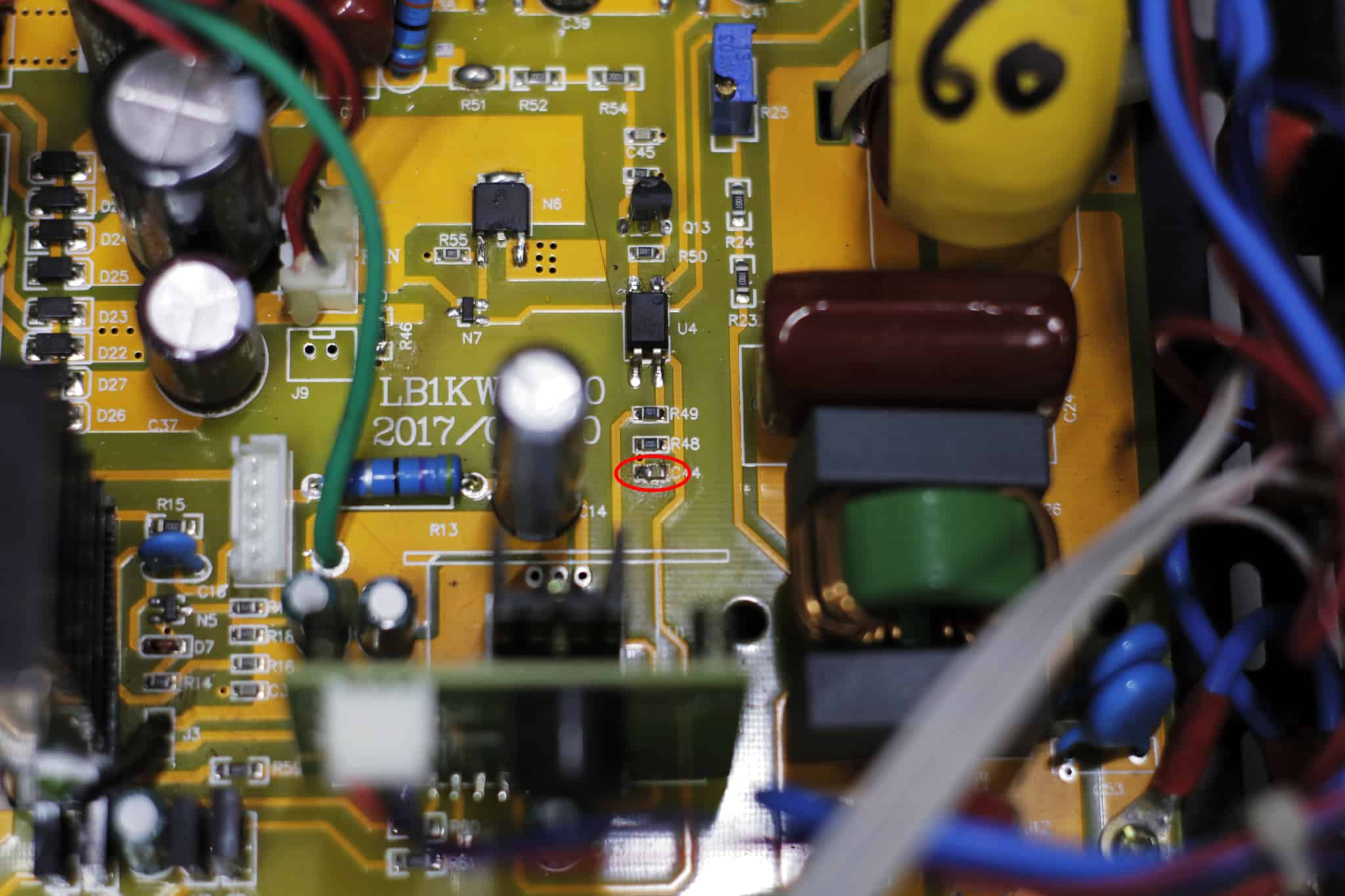 Capacitor C44 do Inversor Reliable