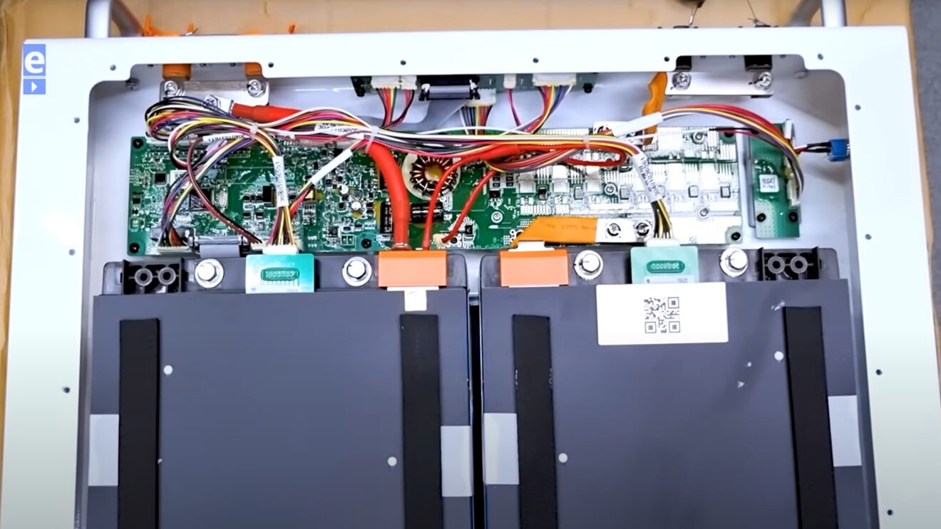 Nova Bateria BSLBATT em detalhes por dentro - Eduardo Aquino